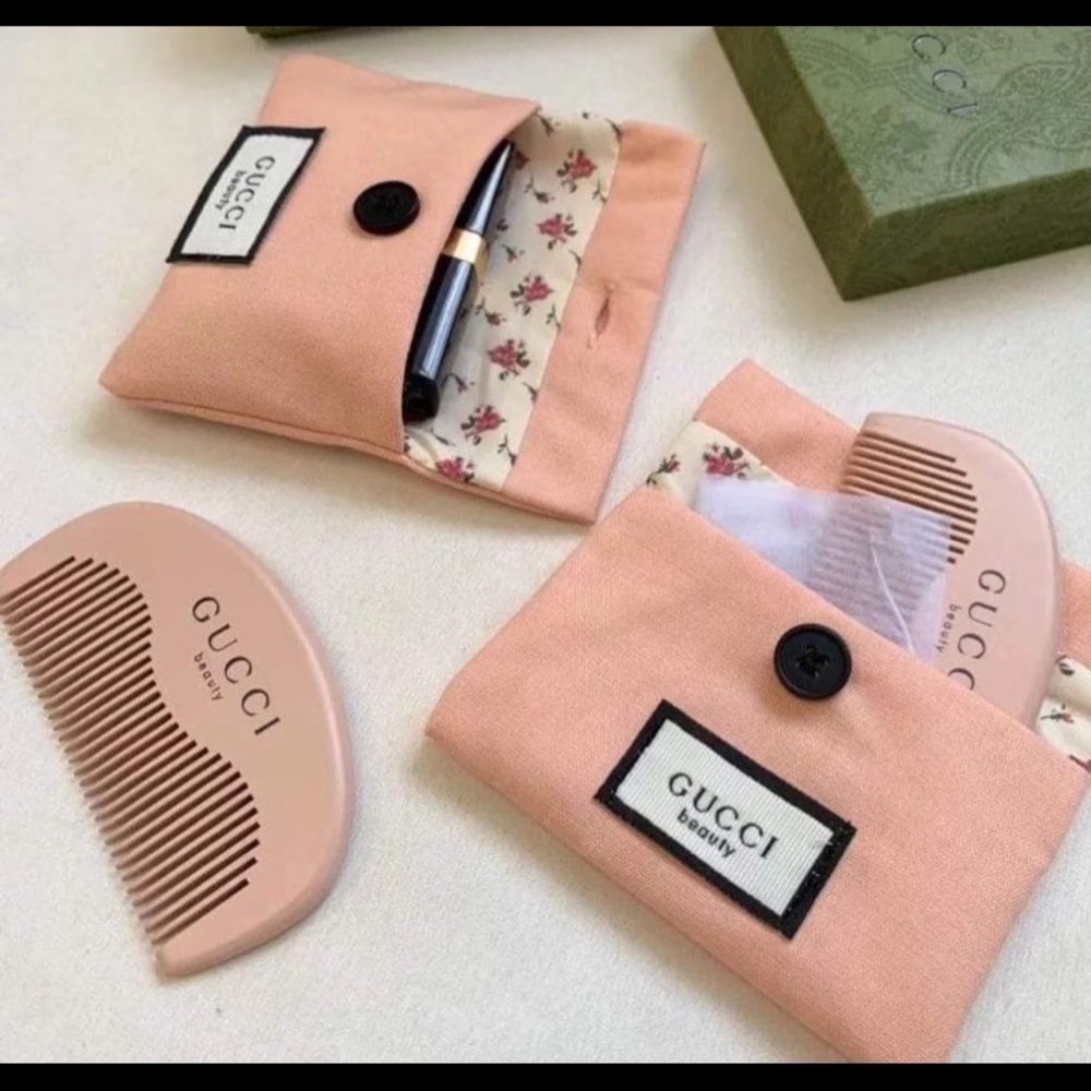 Gucci Beauty pink wooden comb in floral pouch